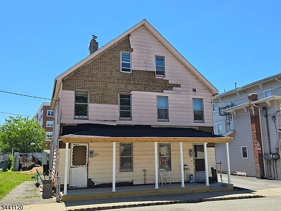 2nd image of 6 8 Fern Ave