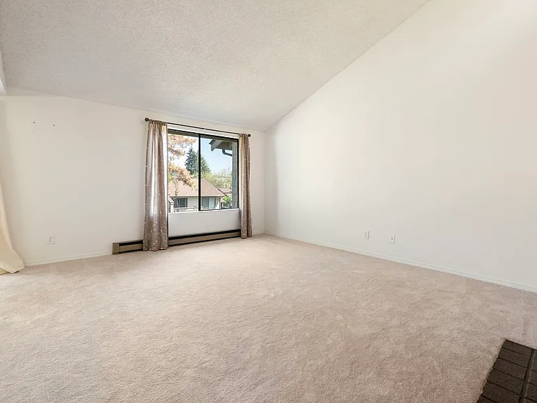 14629 NE 35th St — Photo 3