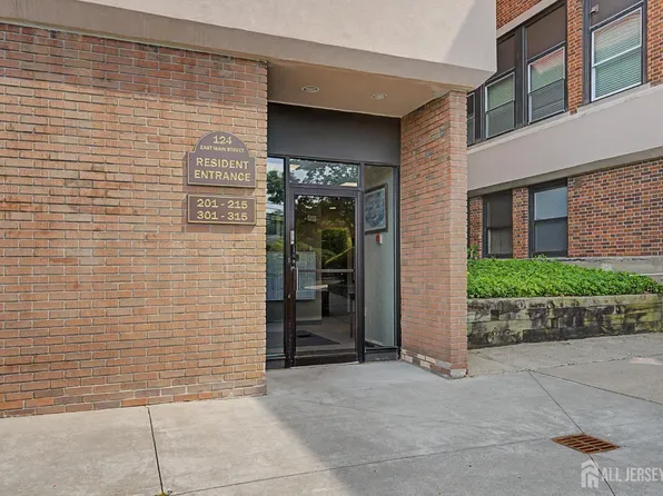 124 E Main St APT 305, Denville, NJ 07834