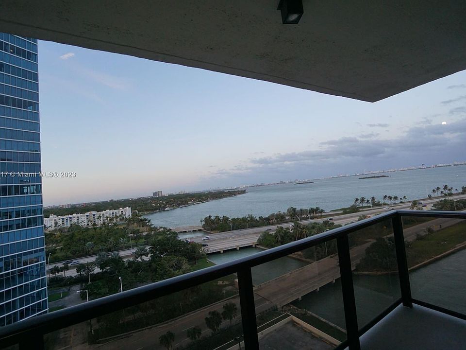 1st image of 600 NE 36th St APT 1214