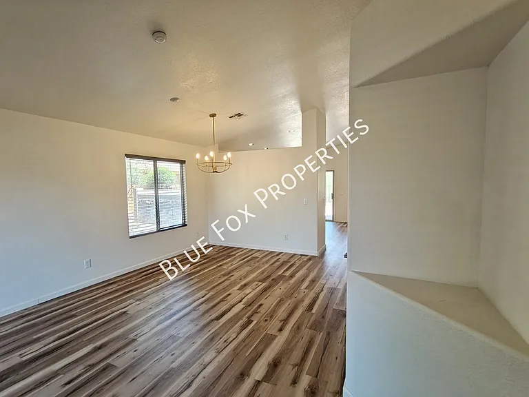 600 E River Walk Dr — Photo 3