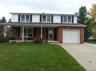 32 Old Stone Rd, Depew, NY 14043