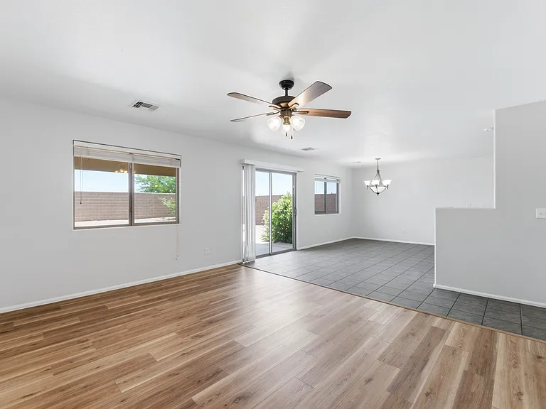 41628 W Hillman Dr — Photo 7