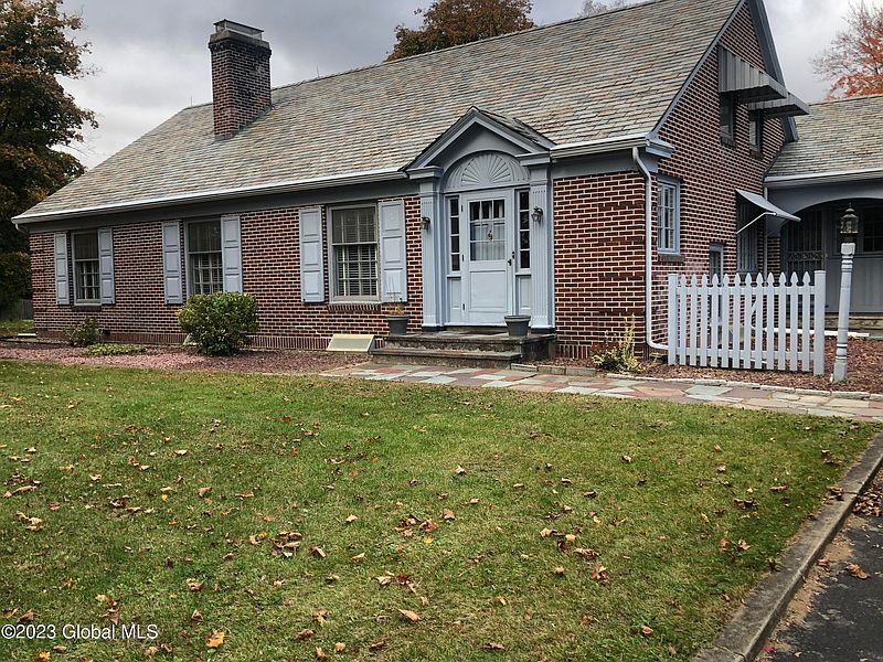2nd image of 104 Van Buren Road