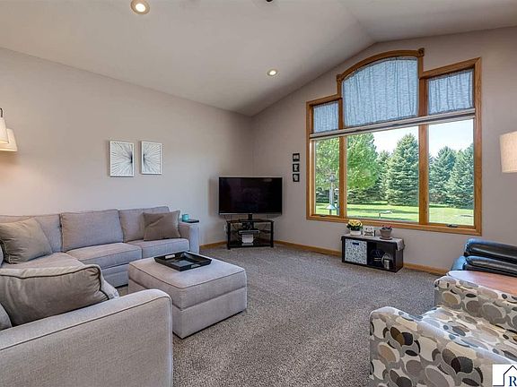 5th image of 50792 Birch Bluff Dr
