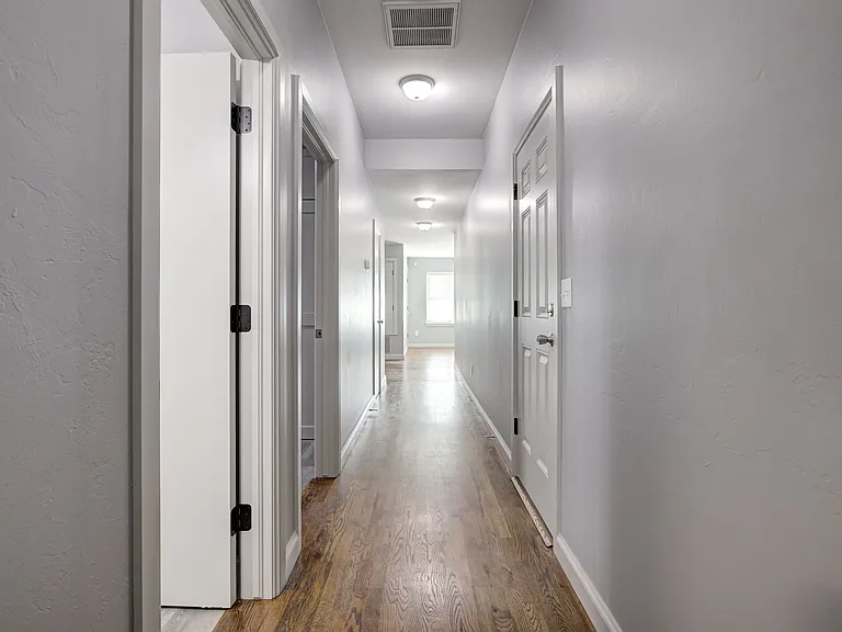 1219 Leslie Ln — Photo 15