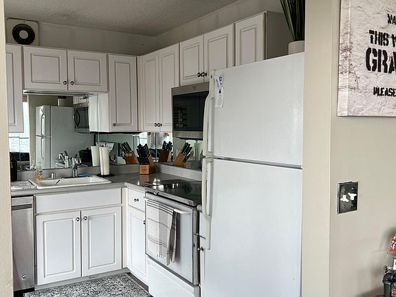 3rd image of 1212 N Lasalle St APT 2402