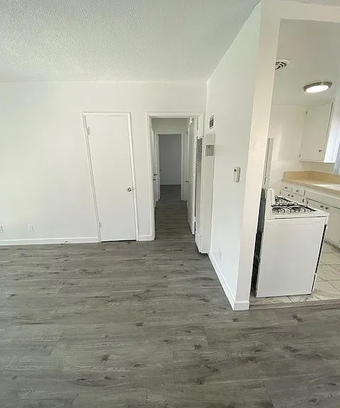 4008 Stevely Ave. — Photo 12