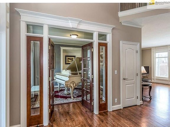 "Flex" Room - Could be Piano Room, Office, Library, Play Room