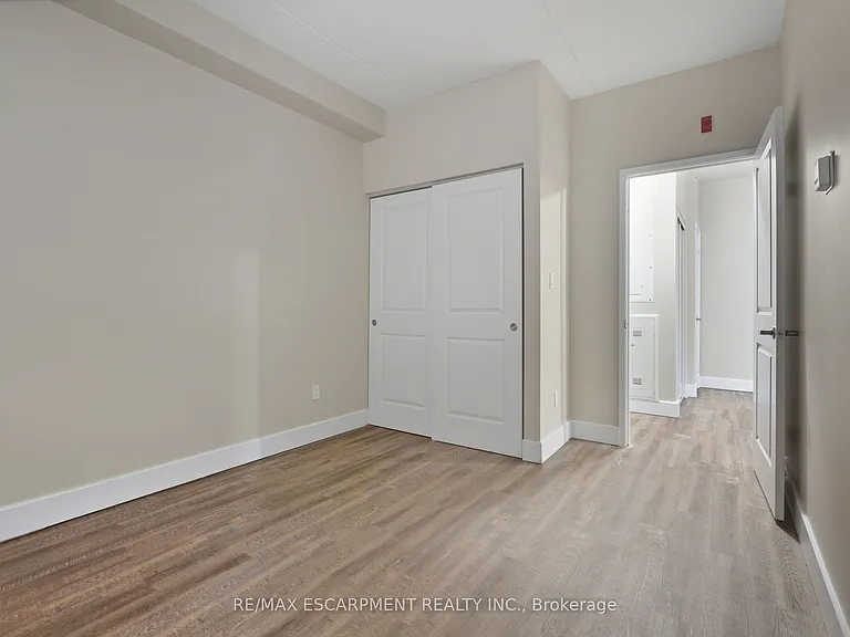 149 Main St W #203 — Photo 14
