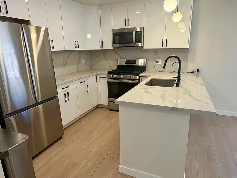 641 Grant St #A — Photo 1