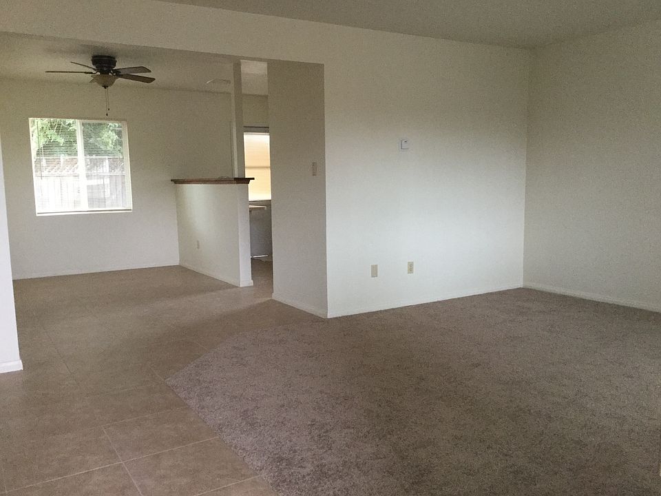 2nd image of 3822 Valley View Ave