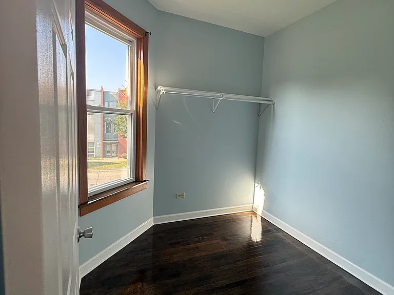 546 N Saint Louis Ave #2 — Photo 7