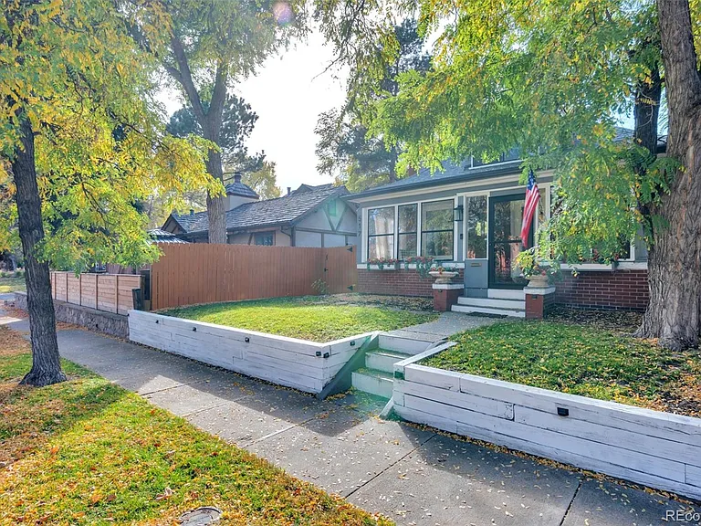 517 Josephine St — Photo 37