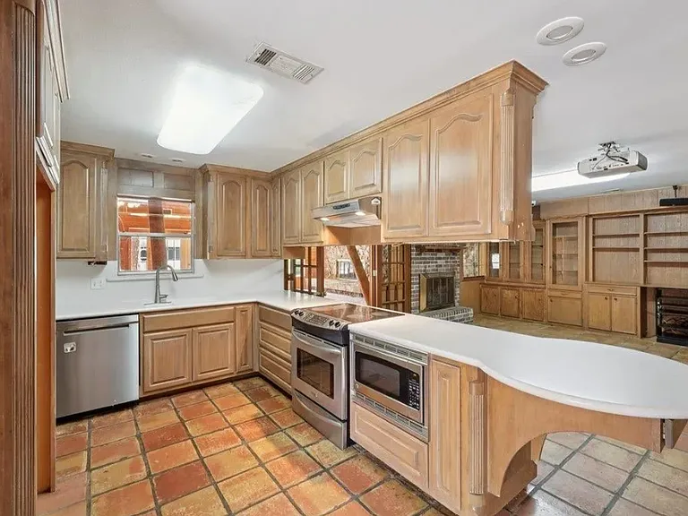5710 Glasgow Ln — Photo 34