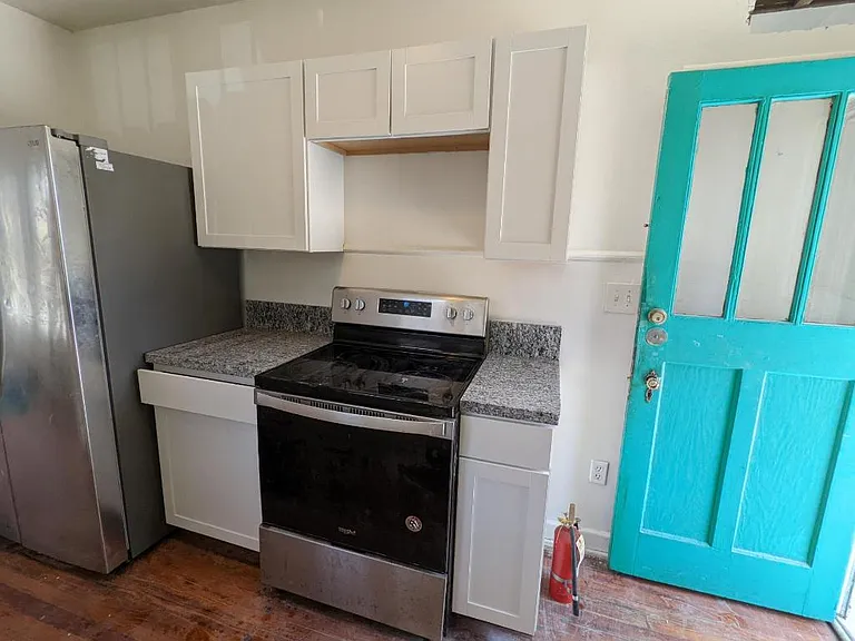 318 Braddock Ave — Photo 7