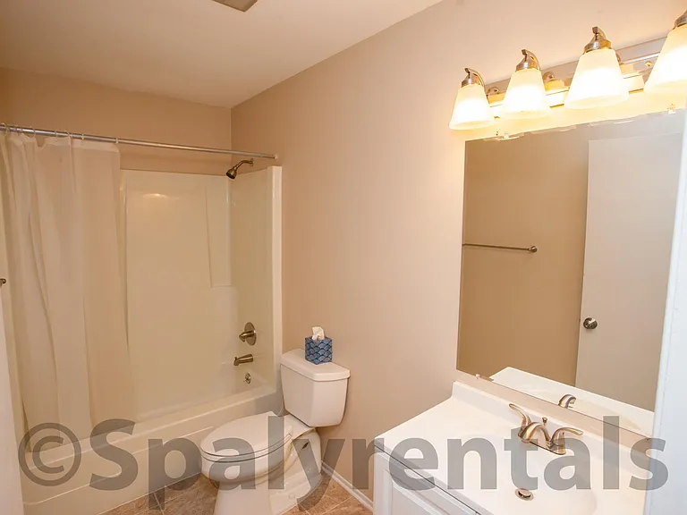 2136 Winewood Ave — Photo 11