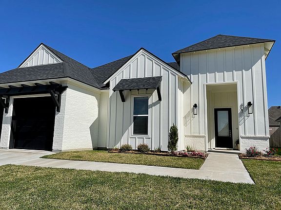 2nd image of 407 Sandy Bay Dr