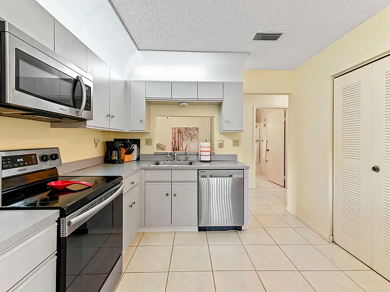 15144 Ashland St #286 — Photo 20