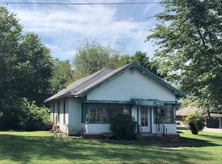 207 W 3rd St, Gentry, AR 72734