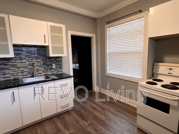 292 Welland Ave #Ave1, Saint Catharines, ON L2R 2P9