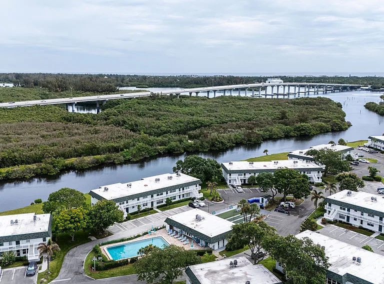 2800 Indian River Blvd #R9 — Photo 24
