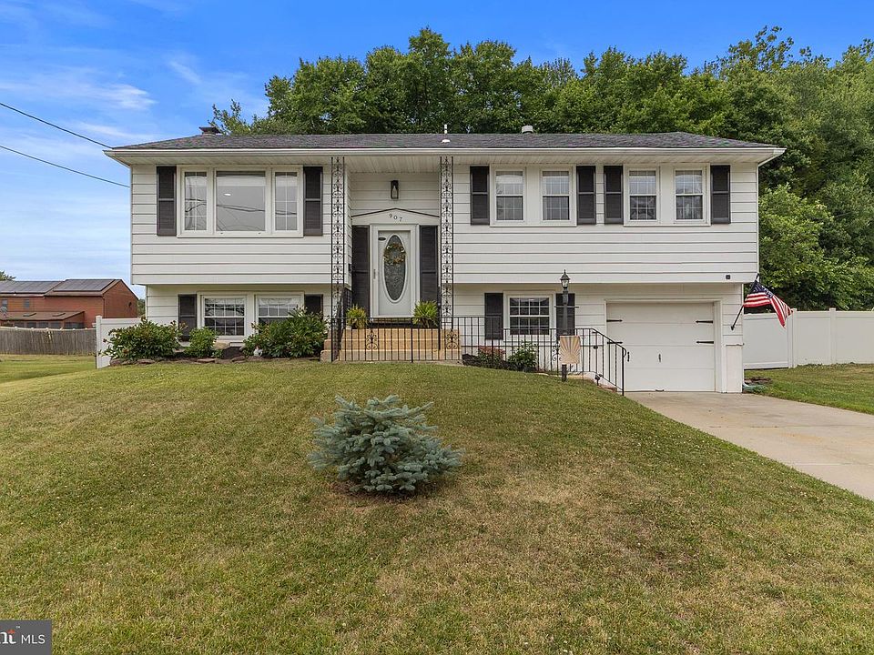 1st image of 907 Russo Dr