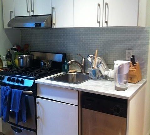2nd image of 337 Lexington Ave APT 4