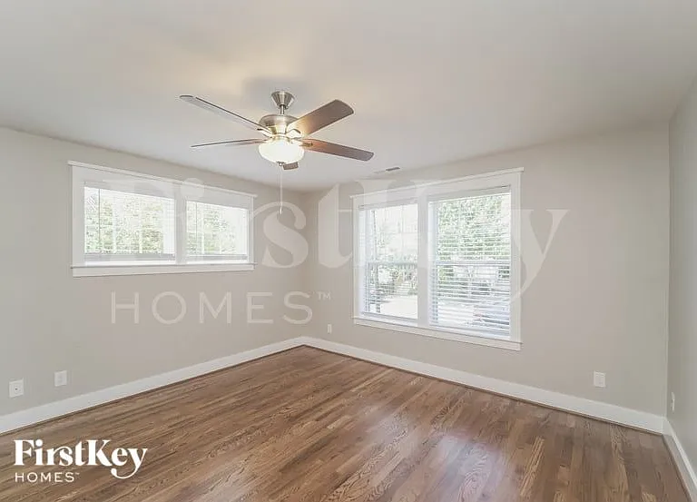 355 Spring St — Photo 8