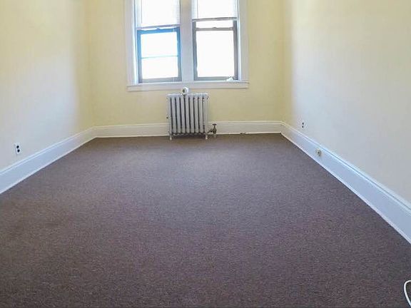 5th image of 2649 30th St APT 3R