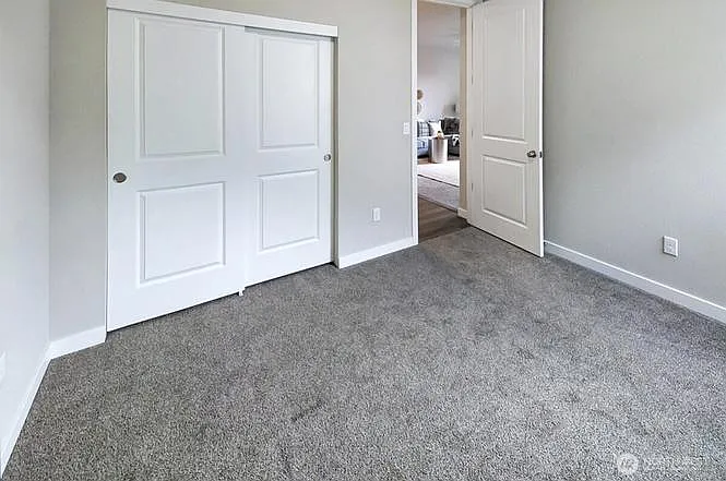 10705 NE 99th St — Photo 36