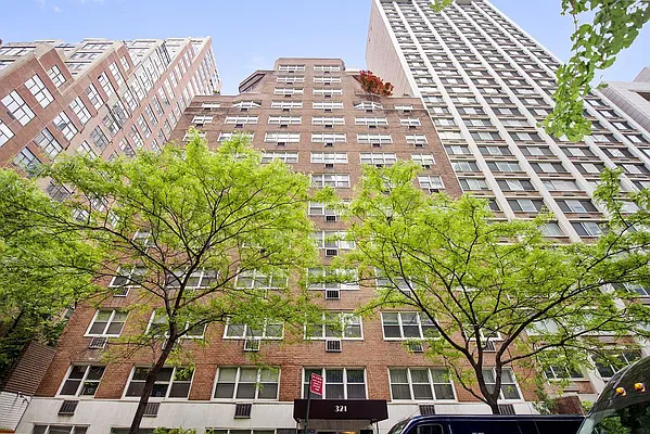 Rented by Keller Williams NYC | media 19