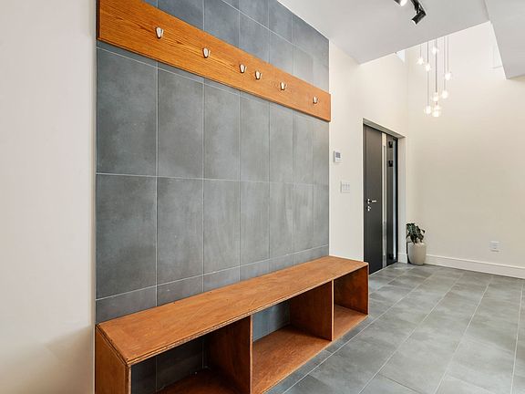 5th image of 31 Conwell Ave