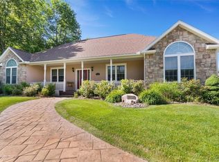 130 Paradise Ln, Oriskany, NY 13424