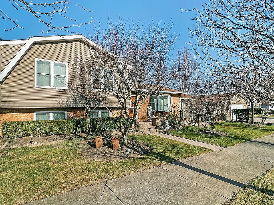 1st image of 2820 Hyde Park Ave