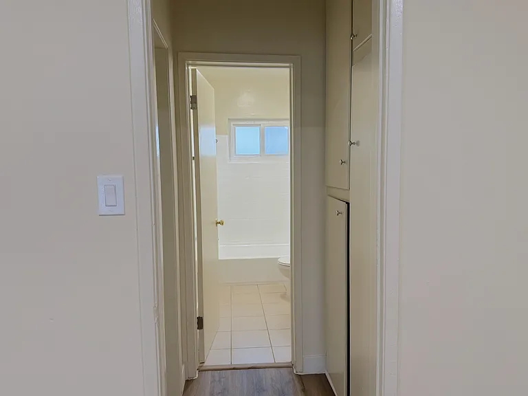 1130 N Verdugo Rd #5 — Photo 7