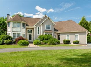 81 Crest Dr, Cranston, RI 02921