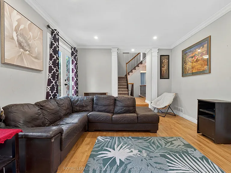 28 Wootten Way N — Photo 8