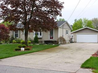 4507 Poulin St, Norton Shores, MI 49441