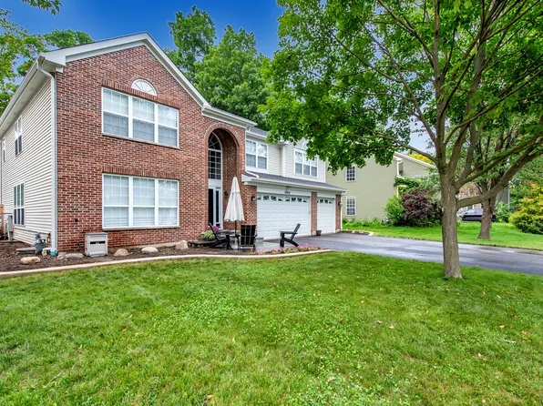 1886 S Osprey Ln, Libertyville, IL 60048