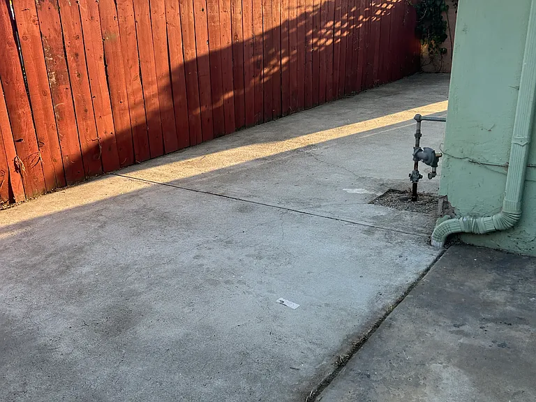 Mohawk St — Photo 17