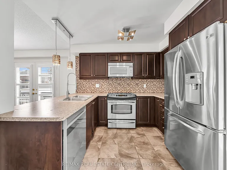 4215 Cole Cres — Photo 27