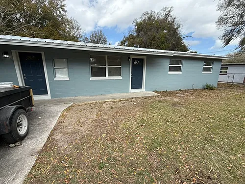 150 Live Oak St Photo 1