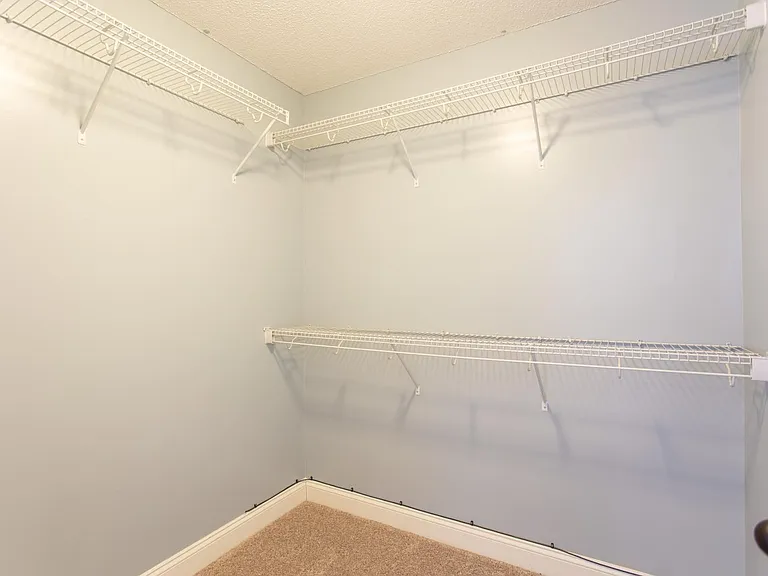 3930 Glen Laurel Dr S — Photo 23