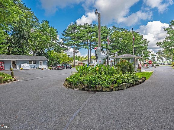 5th image of 54 Salt Spray Dr
