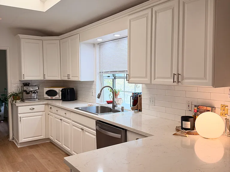 4650 Crown Ave — Photo 20