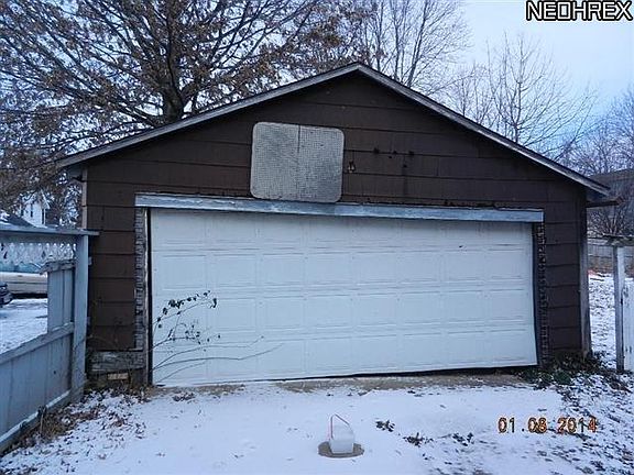 2nd image of 919 13th St NE