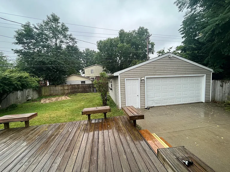 886 Honeysuckle Rd — Photo 11