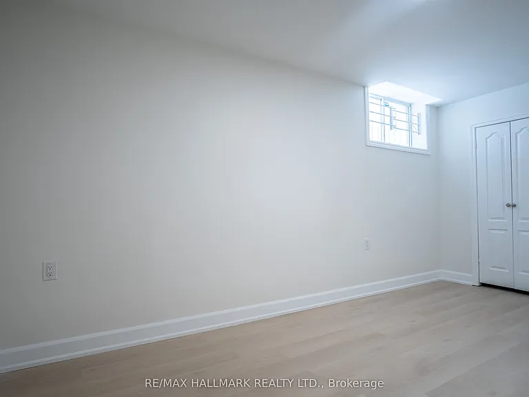 118 Fairholme Ave #1 — Photo 8