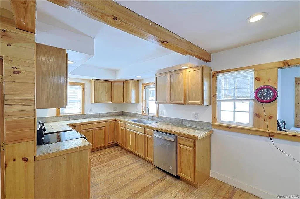 2 bed, $1,850 — Photo 3